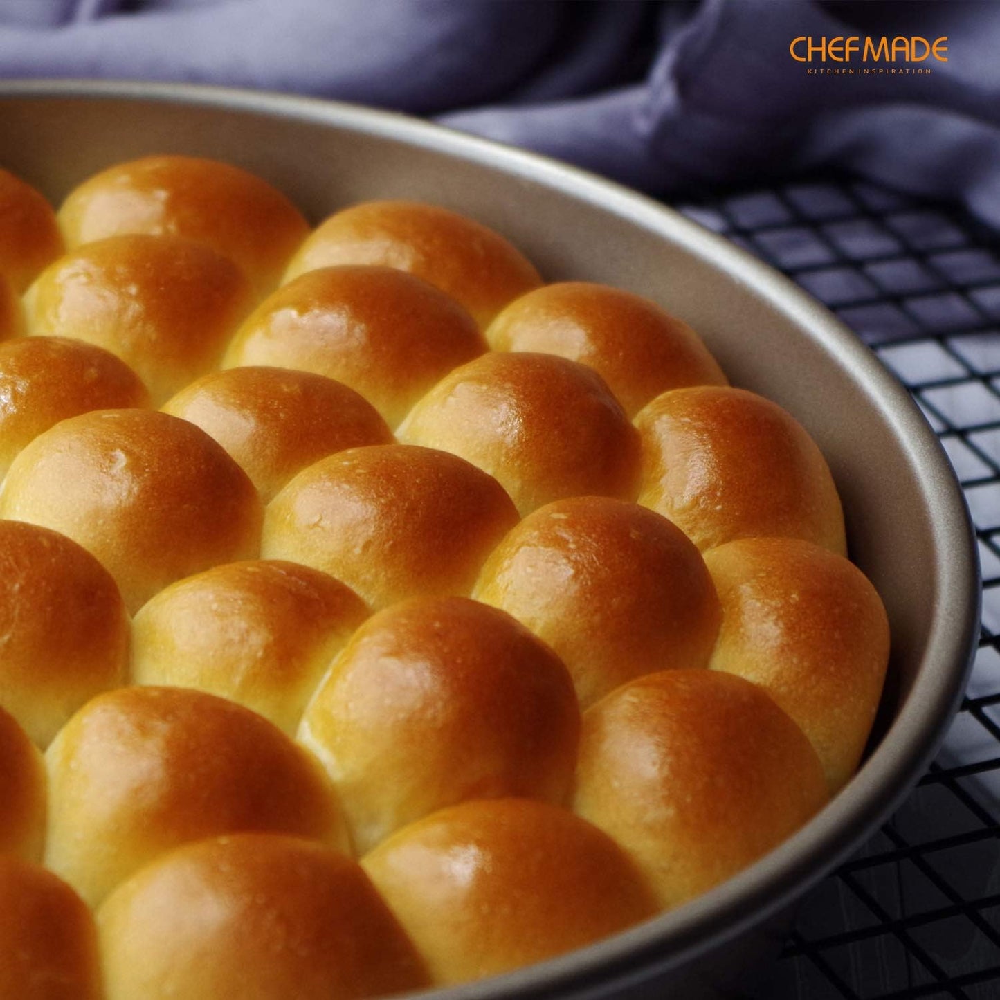 CHEFMADE 9-Inch Round Cake Pan, Non-Stick Deep Dish Pizza and Pie Bakeware for Oven Baking (Champagne Gold)